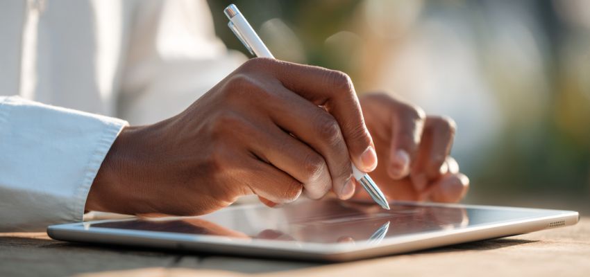 Paperless contract solutions simplifying workflow in a remote work setting.